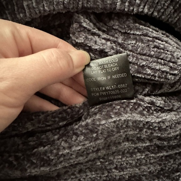 Wishlist‎ Gray Soft Surplice Knit Sweater size s/m - Picture 10 of 10